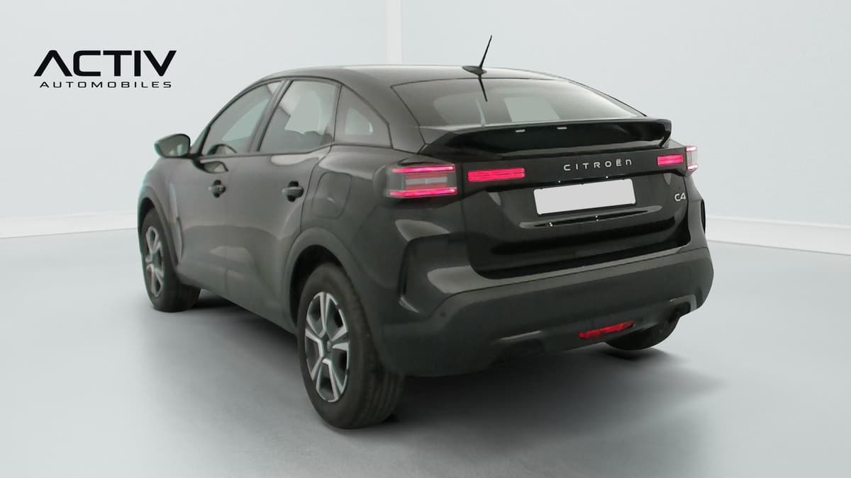 Citroën C4 : vue arrière trois quarts gauche avec feux à LED et enjoliveurs