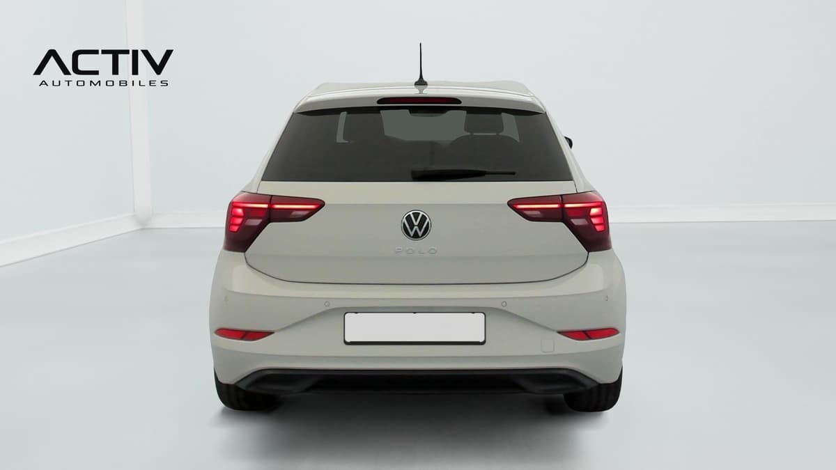 Volkswagen Polo : face arrière avec feux à LED, antenne de pavillon et essuie-glace arrière