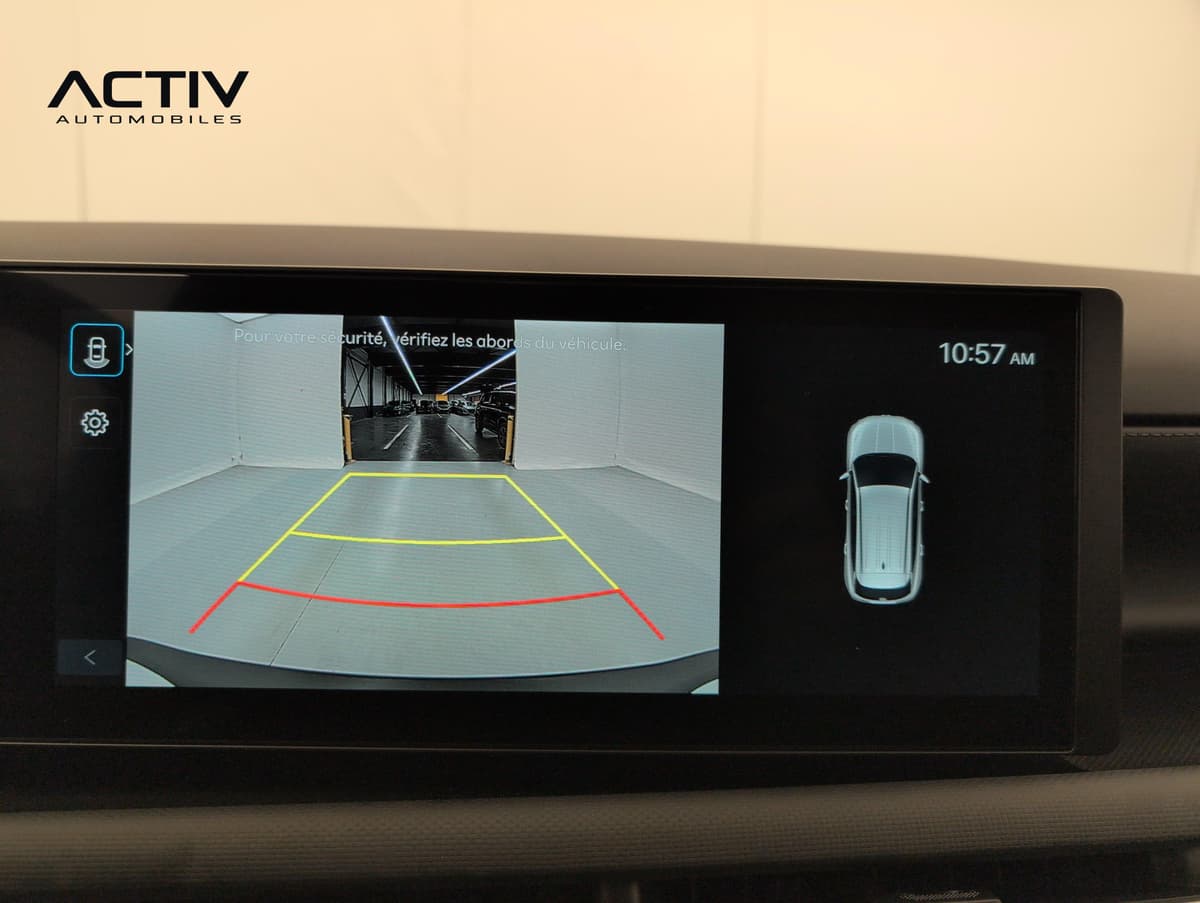 Hyundai Tucson : image de la caméra de recul avec lignes de guidage à l'écran tactile