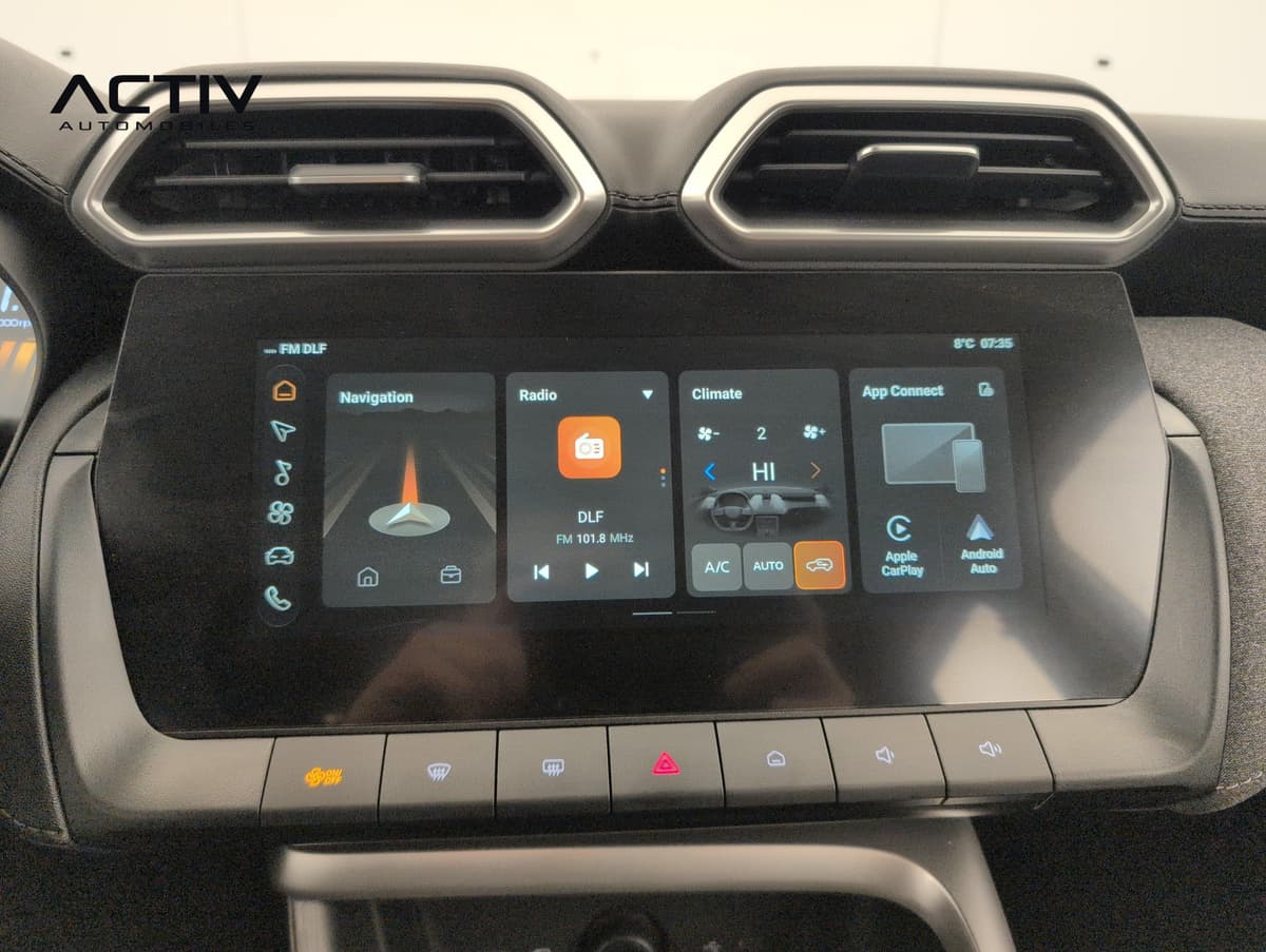 Mg ZS : écran tactile central avec navigation, radio, climatisation et CarPlay