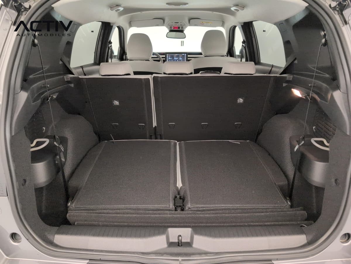 Citroën C3 Aircross : coffre ouvert avec banquette rabattue et plancher plat moquetté