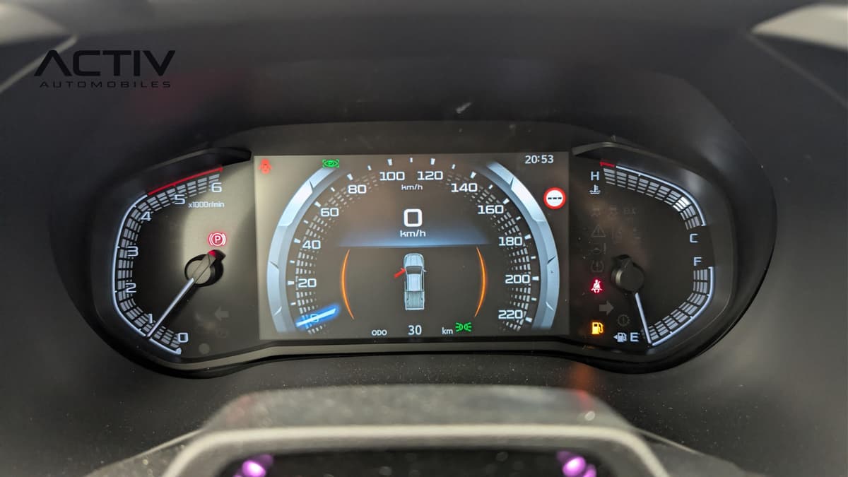 Isuzu D-MAX : combiné d'instruments avec compteur numérique et jauges latérales