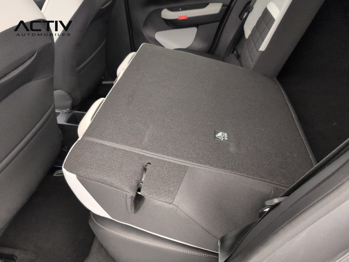 Citroën C3 : banquette arrière fractionnable avec dossier rabattu, en tissu noir