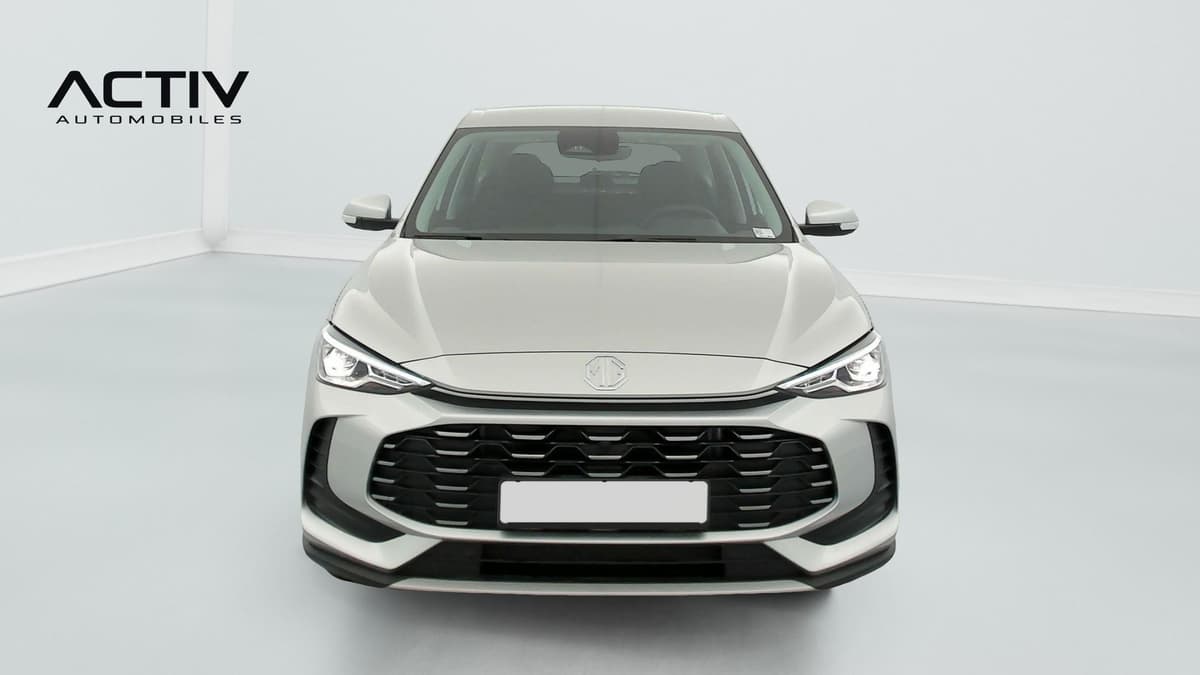 Mg ZS : face avant avec calandre noire à motif, optiques et rétroviseurs extérieurs