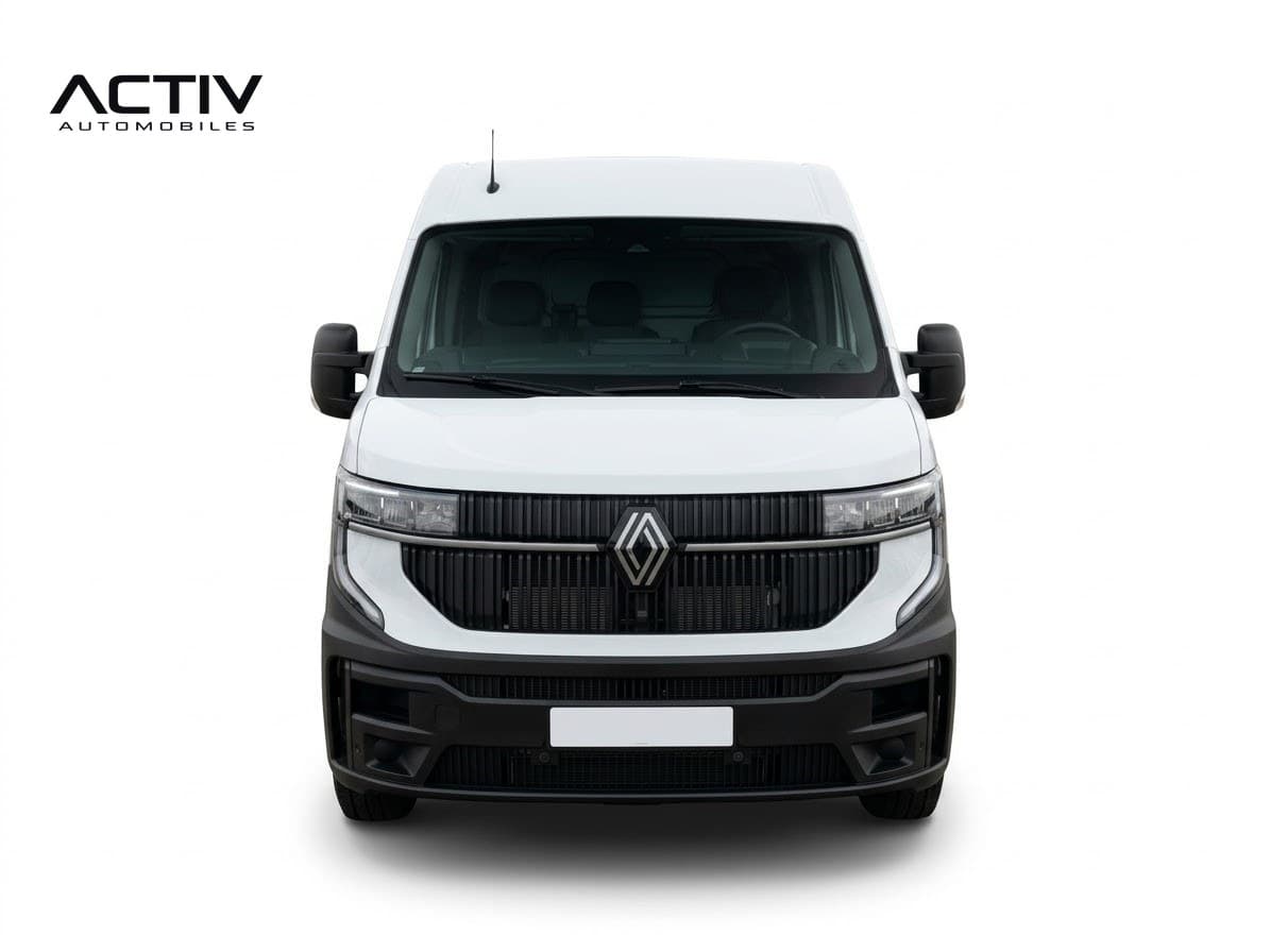 Renault Master Fourgon : face avant blanche avec calandre noir grainé et projecteurs à LED