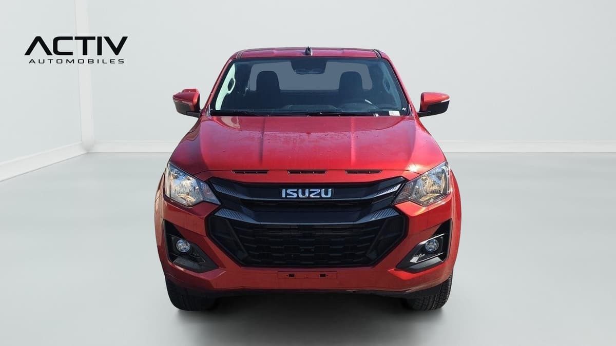 Isuzu D-MAX : face avant du pick-up avec calandre noire et feux anti-brouillard