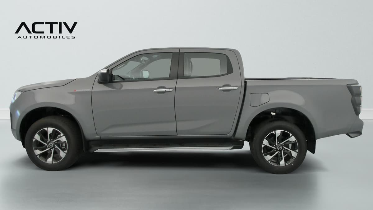 Isuzu D-MAX : profil gauche du pick-up double cabine gris avec marchepied latéral chromé