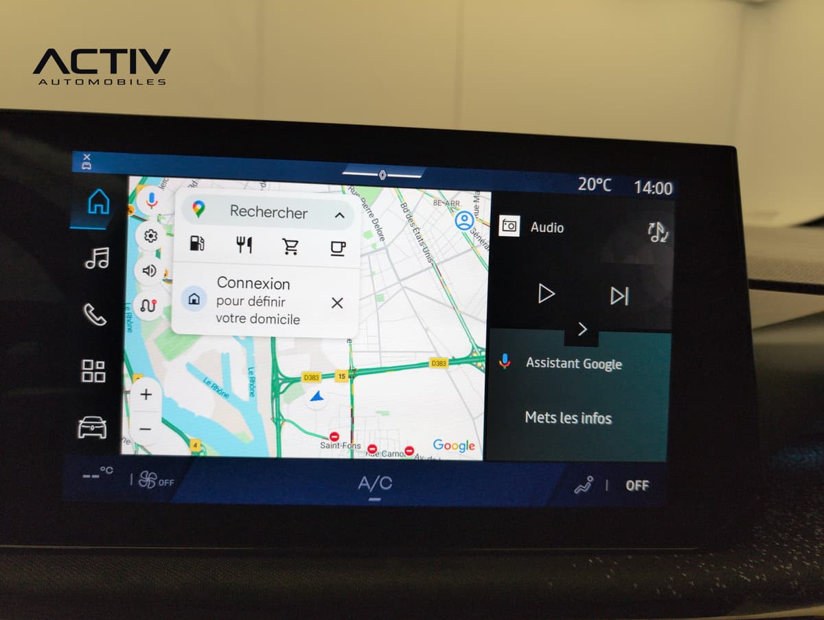 Renault Clio 6 : écran central avec navigation cartographique et assistant vocal