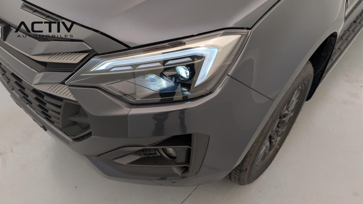 Isuzu D-MAX : optique avant à LED avec feu anti-brouillard dans le pare-chocs