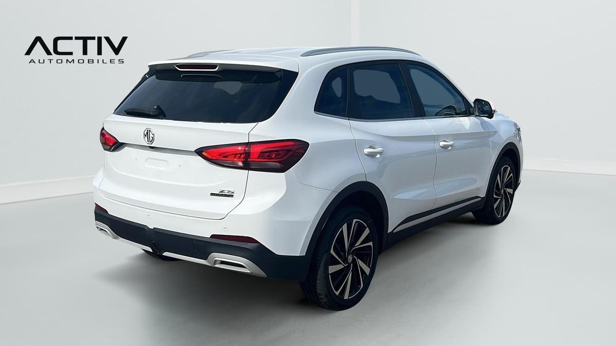 Mg ZS : arrière trois quarts droit avec feux arrière à LED et jantes alliage