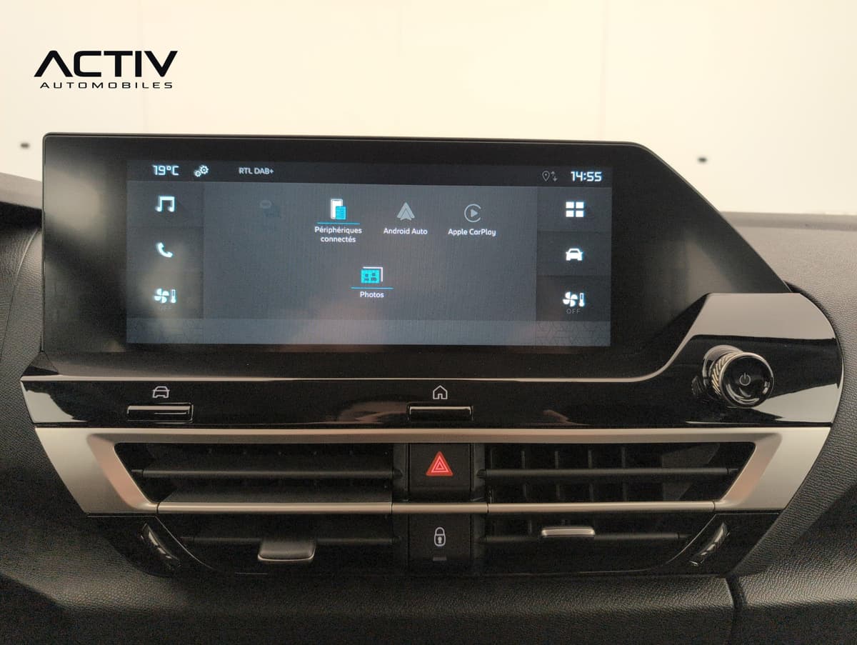 Citroën C4 : écran tactile central avec menu Android Auto et Apple CarPlay