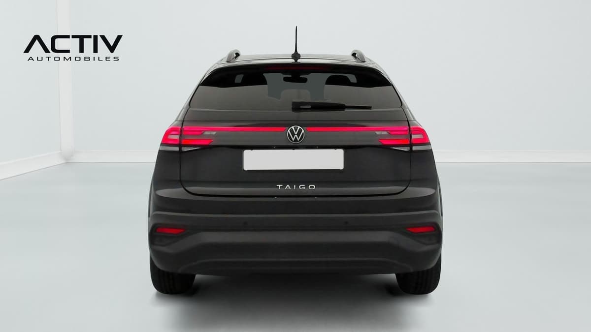 Volkswagen Taigo : face arrière avec bandeau lumineux, rampes de pavillon et vitre surteintée