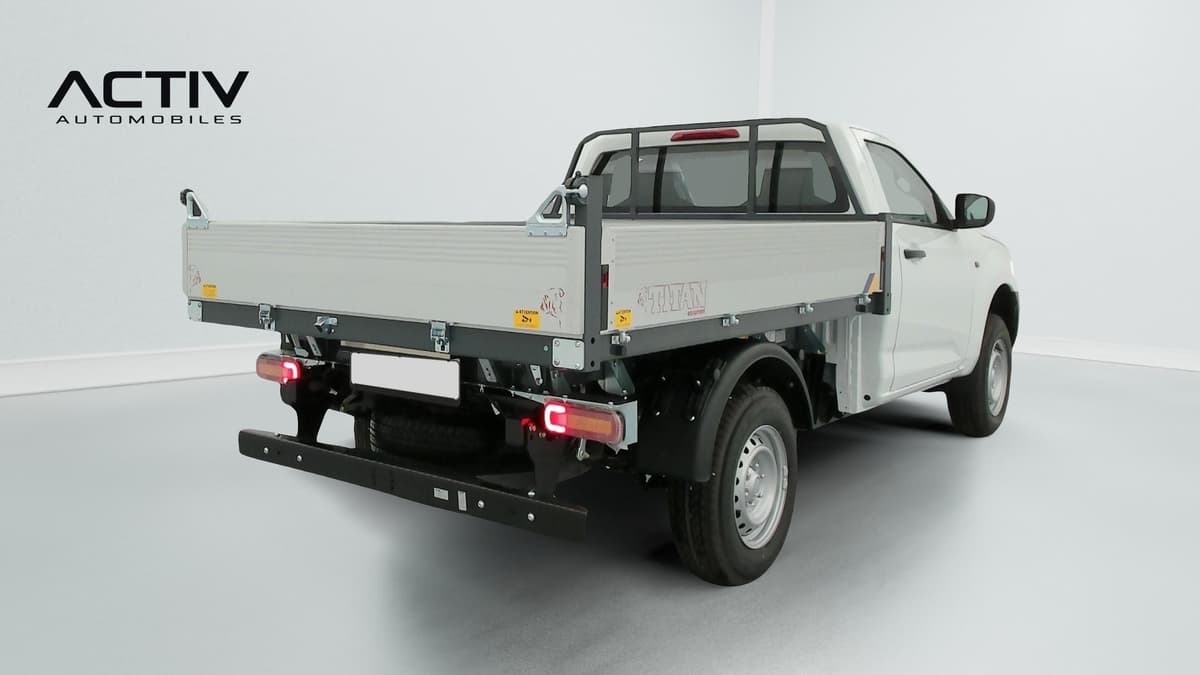 Isuzu D-MAX : arrière trois quarts droit avec benne à ridelles en aluminium