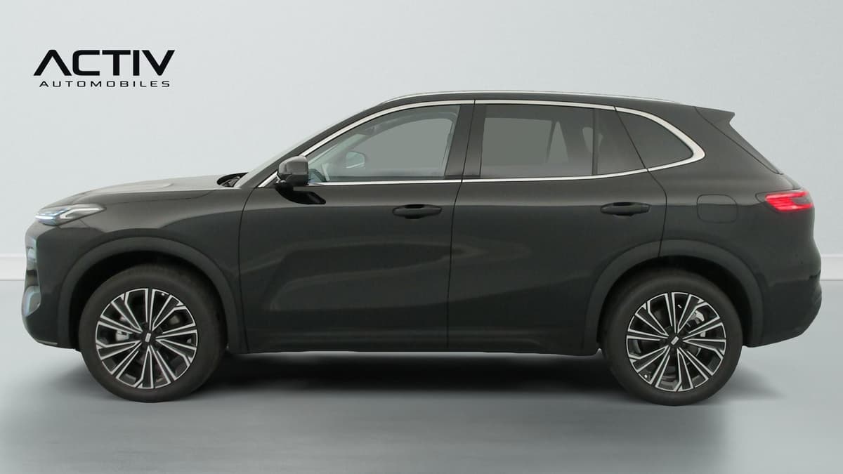 Geely Starray : profil gauche du SUV noir avec jantes alliage bicolores et vitres teintées