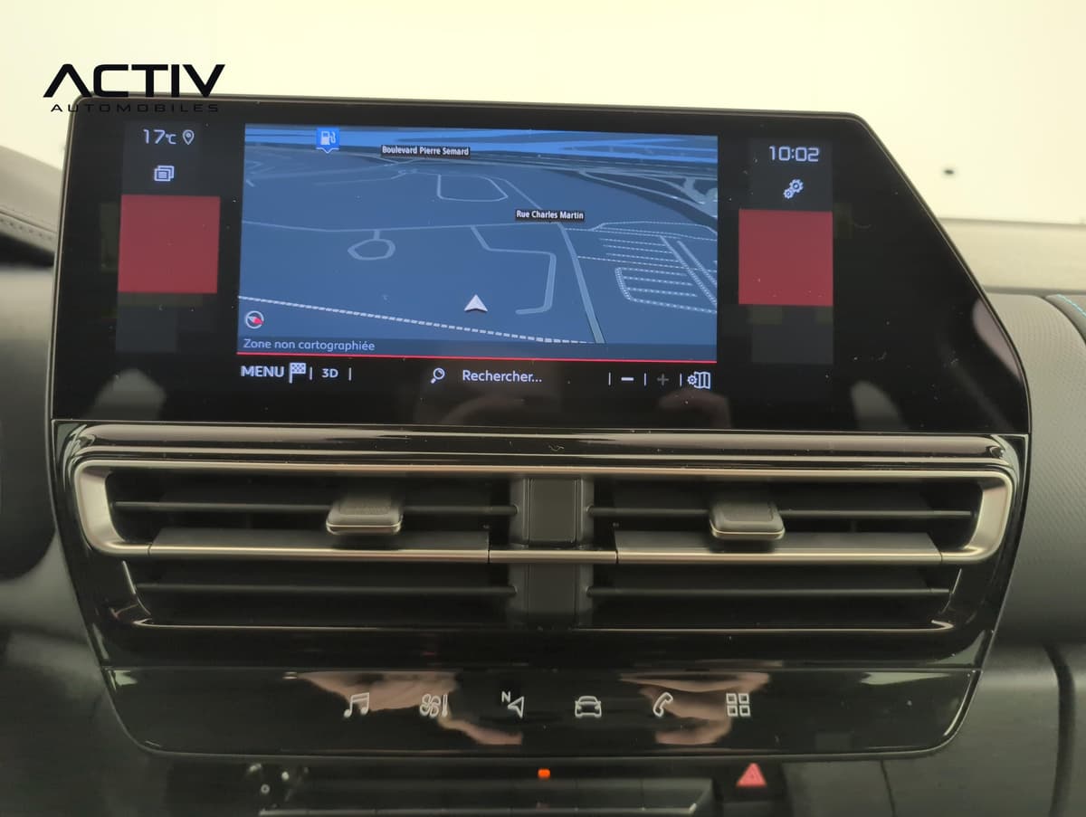 Citroën C5 Aircross : écran tactile de navigation 3D au-dessus des aérateurs et des touches tactiles