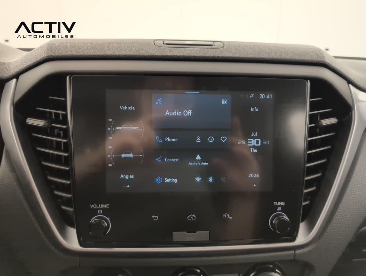 Isuzu D-MAX : écran tactile multimédia avec Android Auto, Bluetooth et molettes de volume