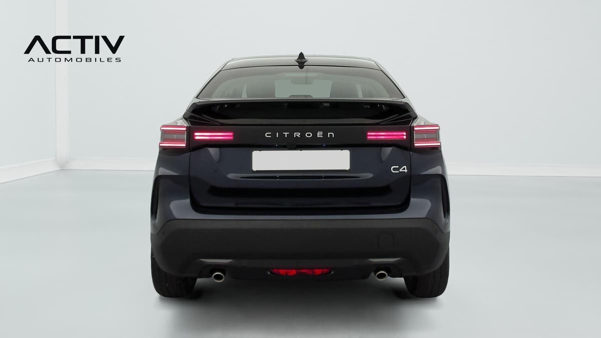 Citroën C4 : face arrière avec feux à LED et double sortie d'échappement