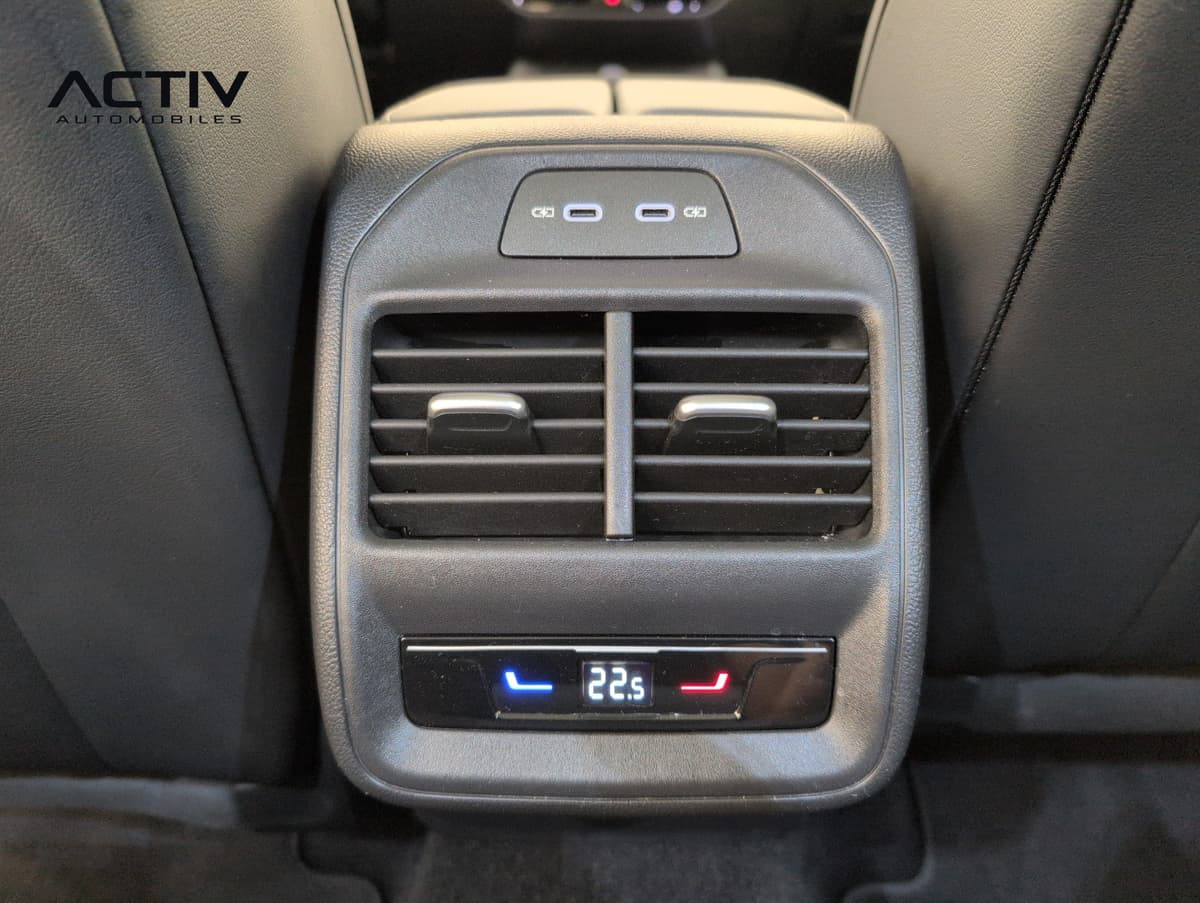 Volkswagen Passat : aérateurs arrière avec deux prises USB-C et commande tactile de température