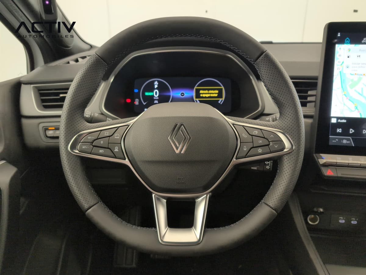 Renault Captur : volant multifonction avec commandes au pouce devant le combiné numérique