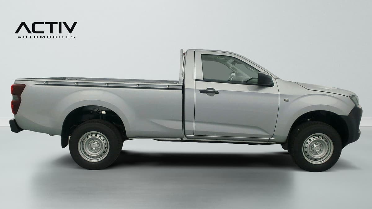 Isuzu D-MAX : profil droit du pick-up à cabine simple avec plateau et jantes acier
