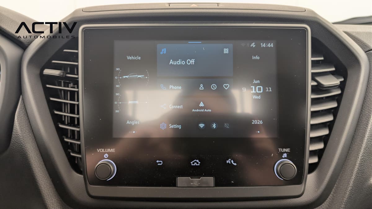 Isuzu D-MAX : écran tactile multimédia avec Android Auto, boutons de volume et port USB