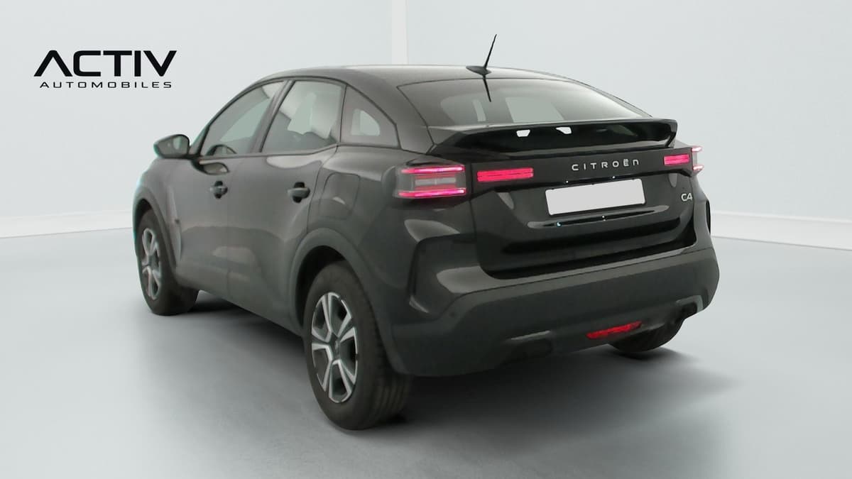 Citroën C4 : vue arrière trois quarts gauche avec feux à LED et enjoliveurs