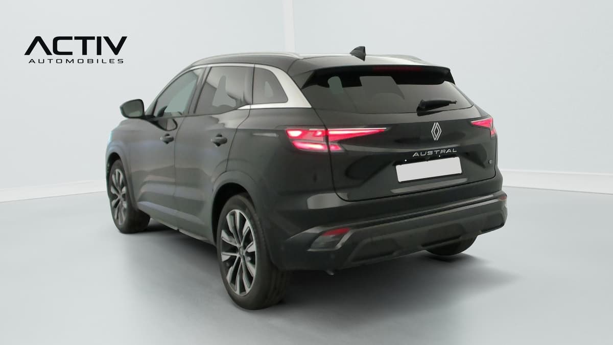 Renault Austral : arrière trois quarts gauche avec feux à LED et jantes alliage