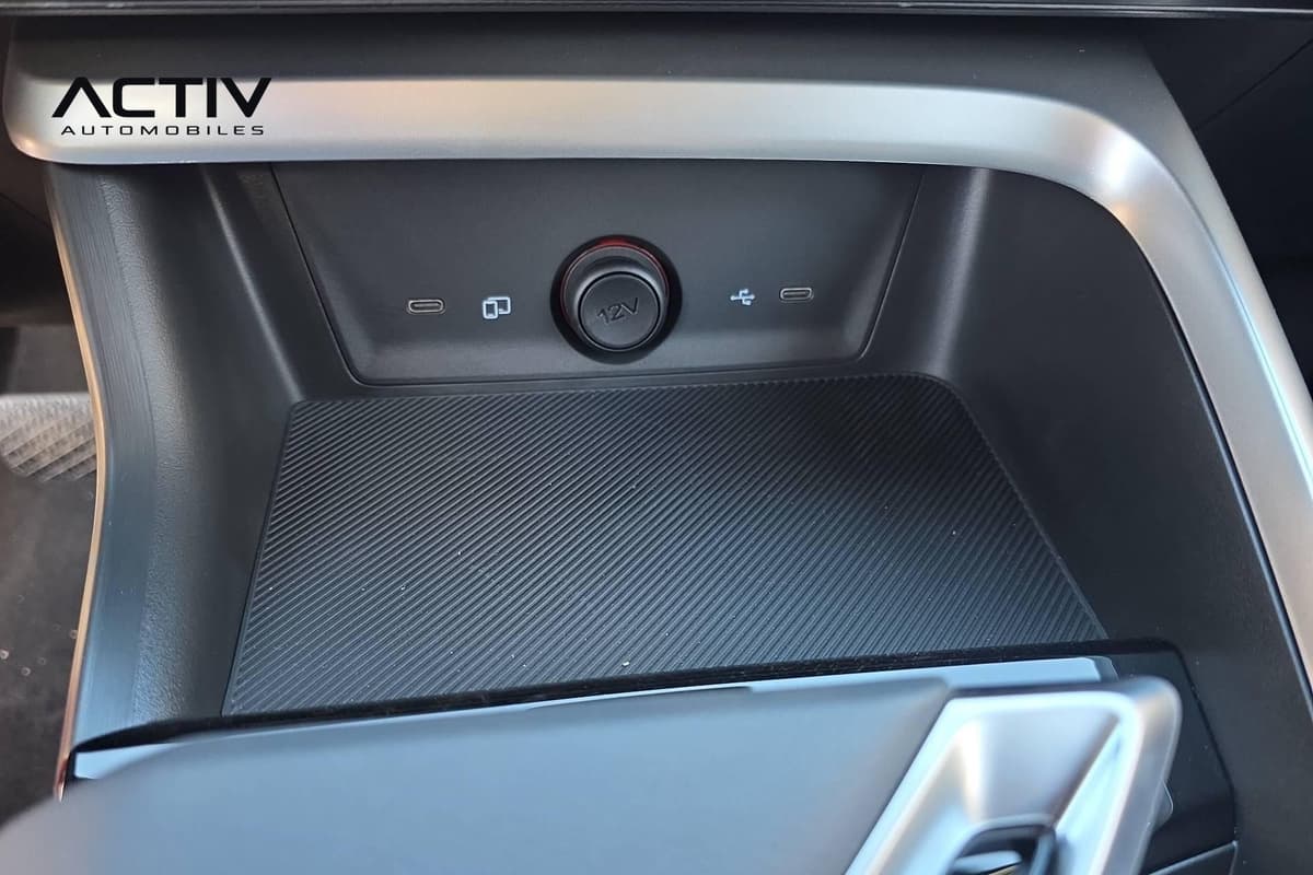 Mg ZS : rangement de console avec prise 12V et deux ports USB Type C