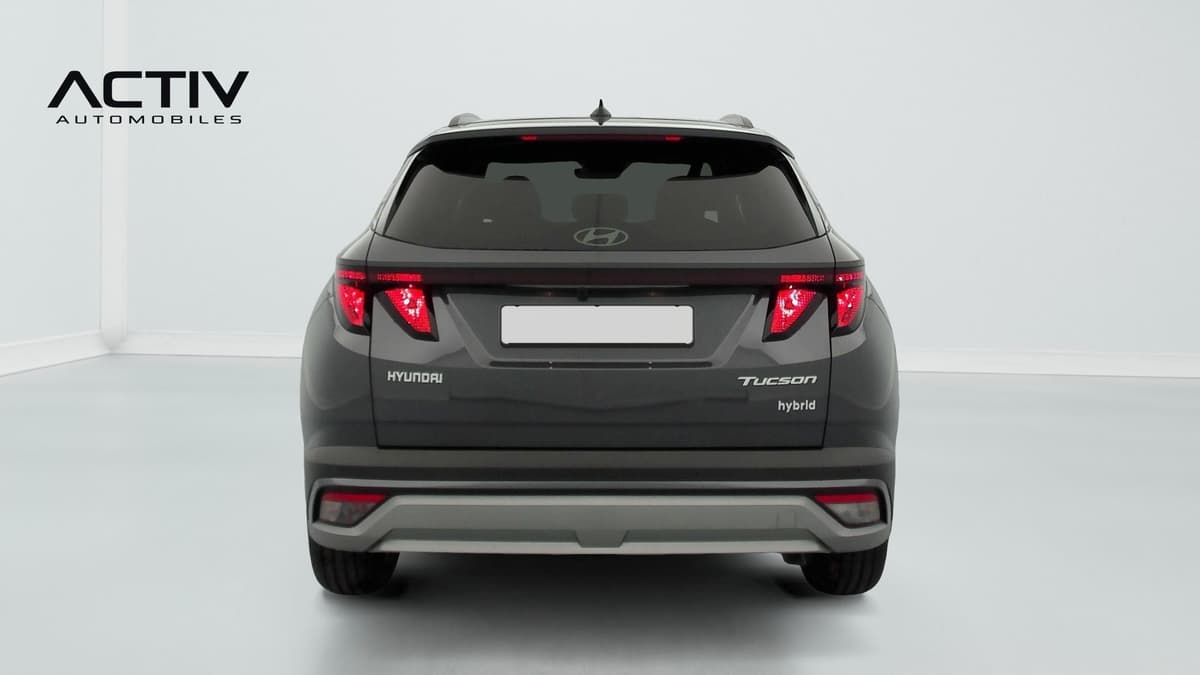 Hyundai Tucson : face arrière grise avec feux à LED et bouclier bicolore