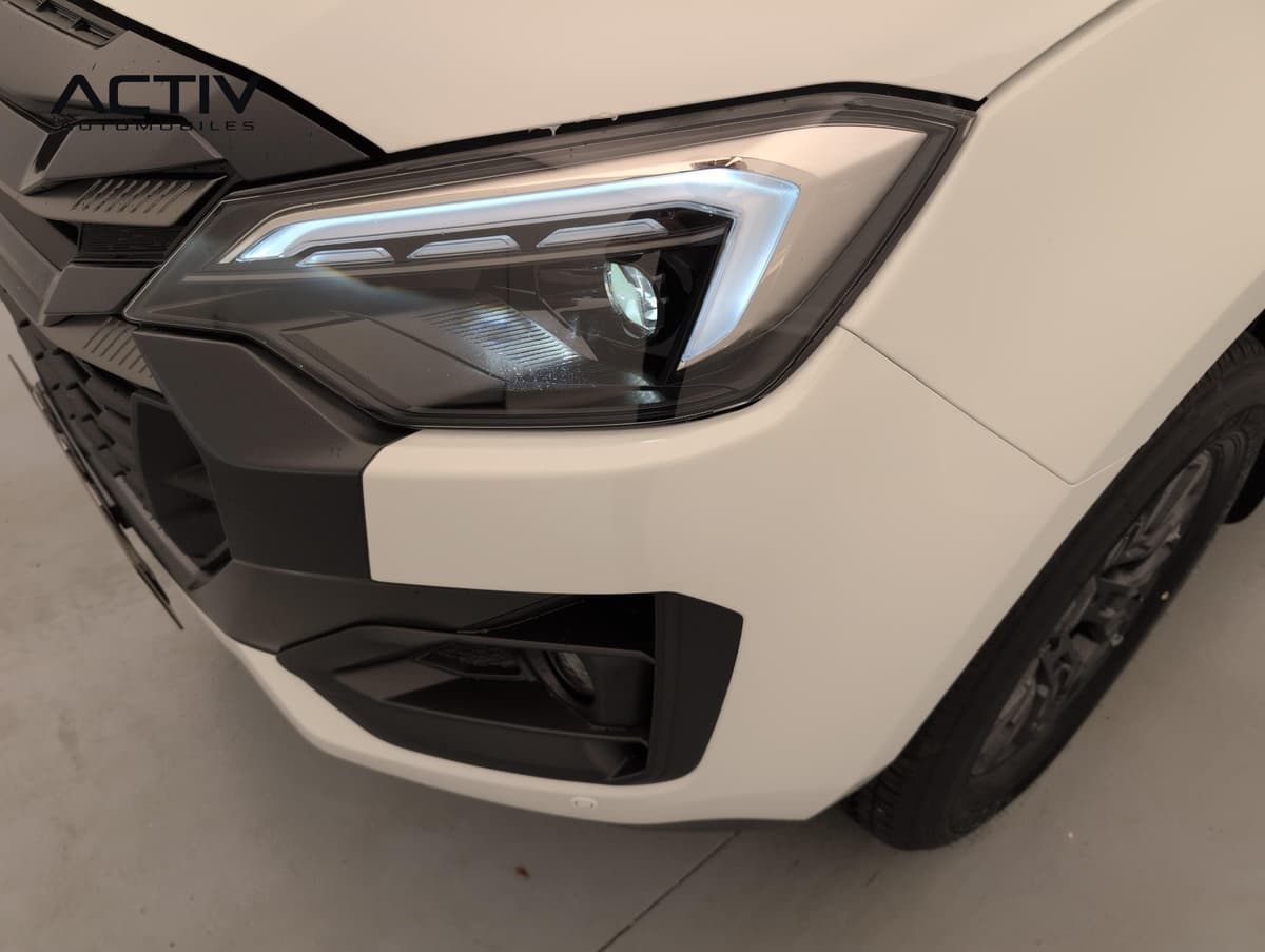 Isuzu D-MAX : projecteur avant à signature lumineuse et antibrouillard dans le pare-chocs