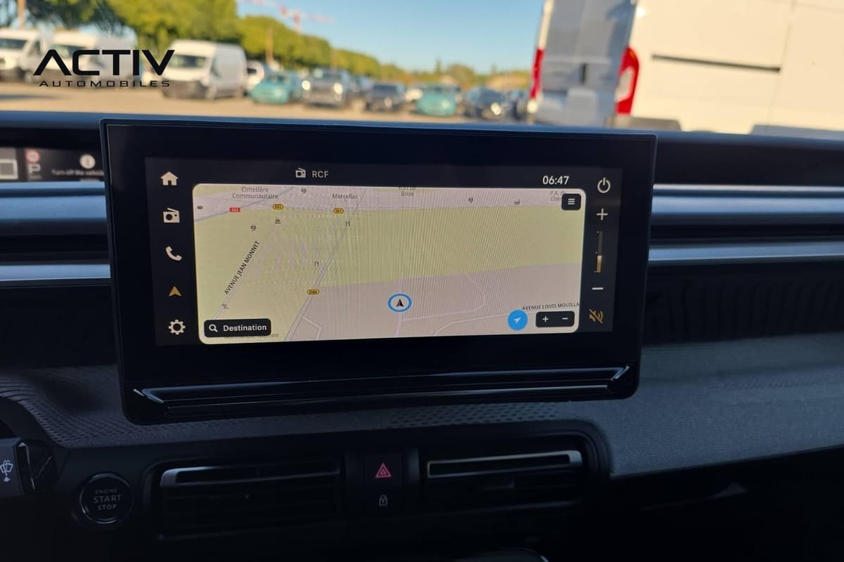 Citroën C3 Aircross : écran central tactile affichant la navigation cartographique