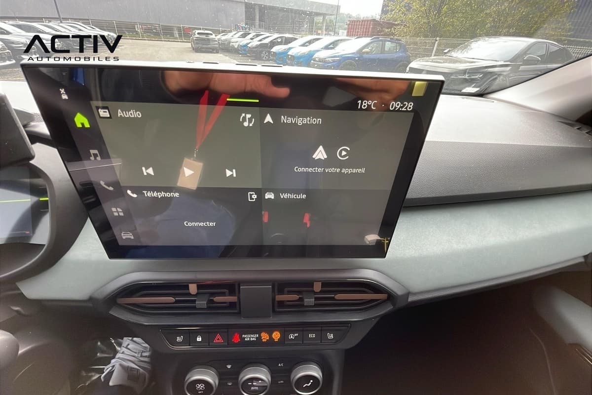 Dacia Sandero Gpl : écran multimédia tactile avec menus audio, navigation et téléphone