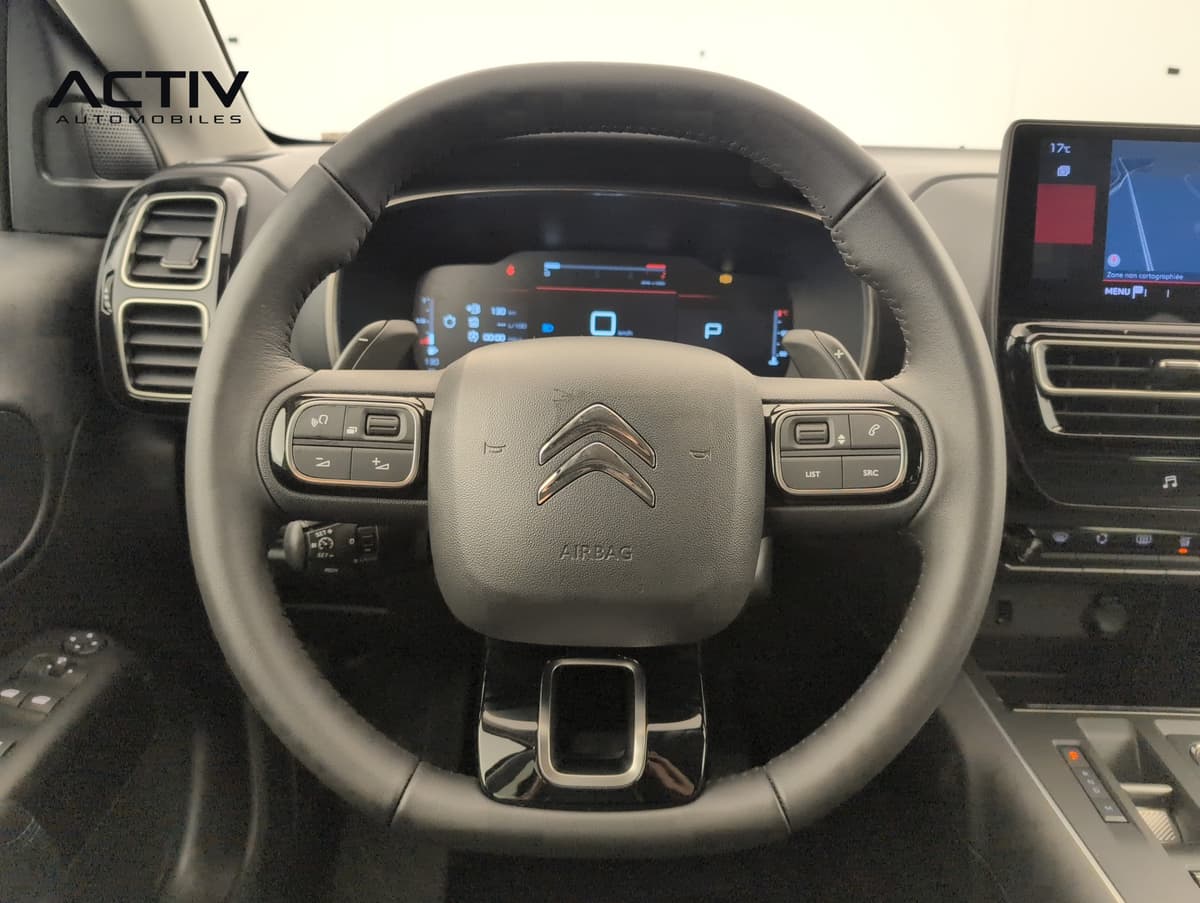 Citroën C5 Aircross : volant avec commandes au pouce et combiné numérique derrière