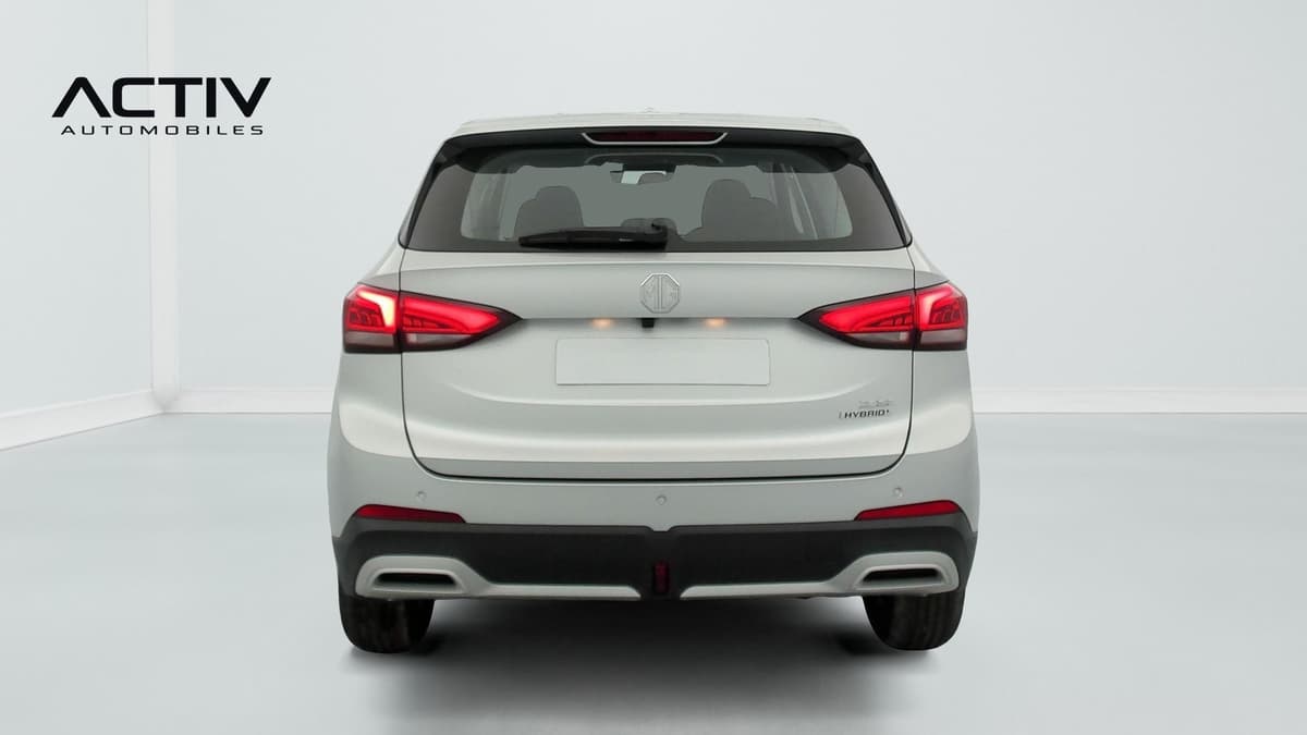 Mg ZS : face arrière avec feux à LED, essuie-glace et capteurs de stationnement