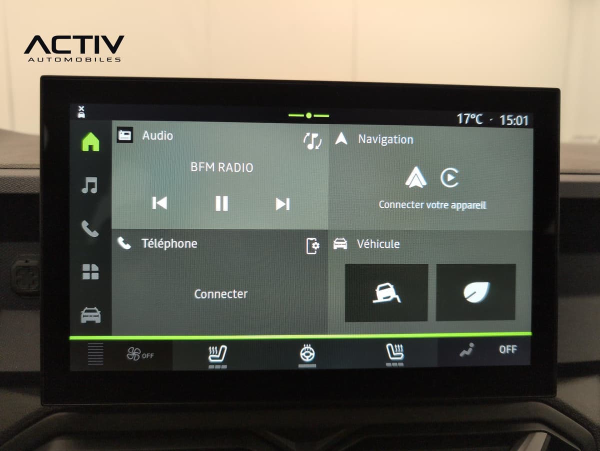 Dacia Duster : écran central tactile avec menu d'accueil audio, téléphone et véhicule