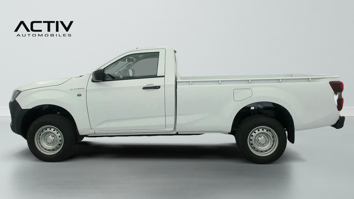 Isuzu D-MAX : profil gauche d'un pick-up blanc à cabine simple avec plateau et jantes acier