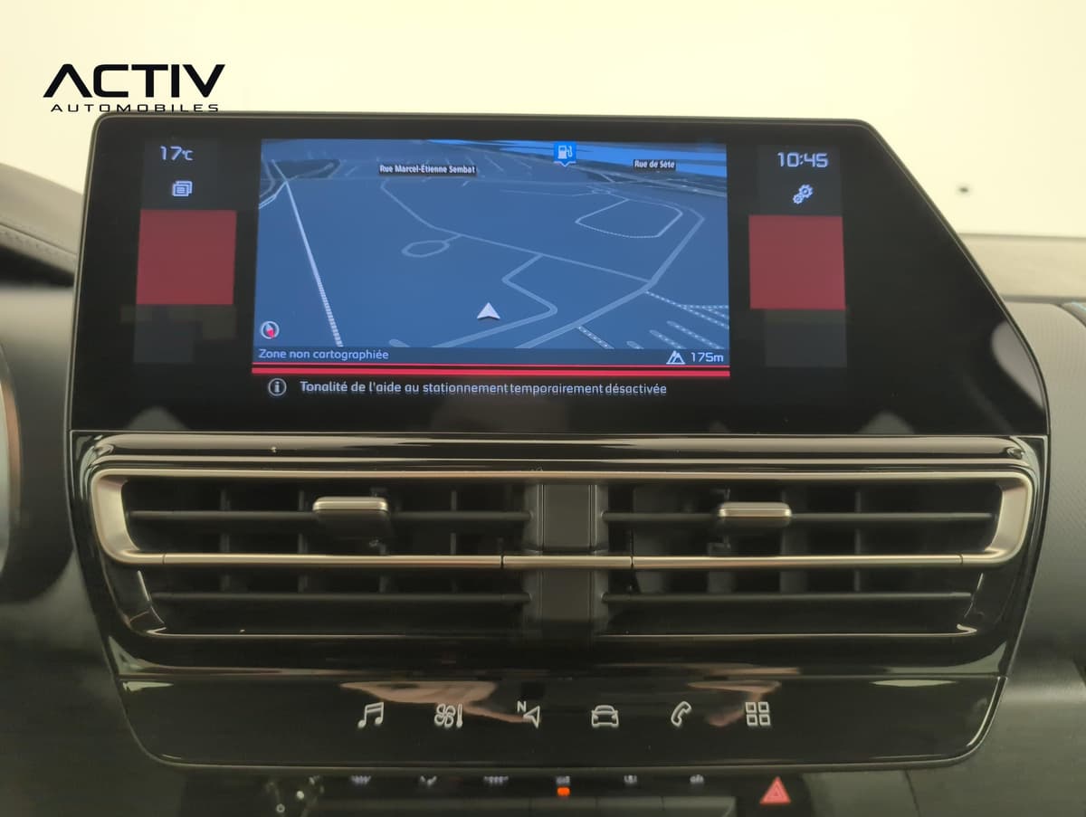 Citroën C5 Aircross : écran tactile de navigation au-dessus des aérations centrales et des touches