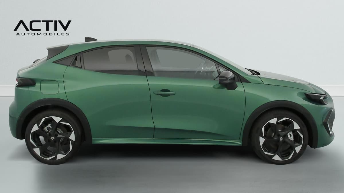 Renault Clio 6 : profil droit de la citadine verte avec jantes noires et rétroviseur noir brillant