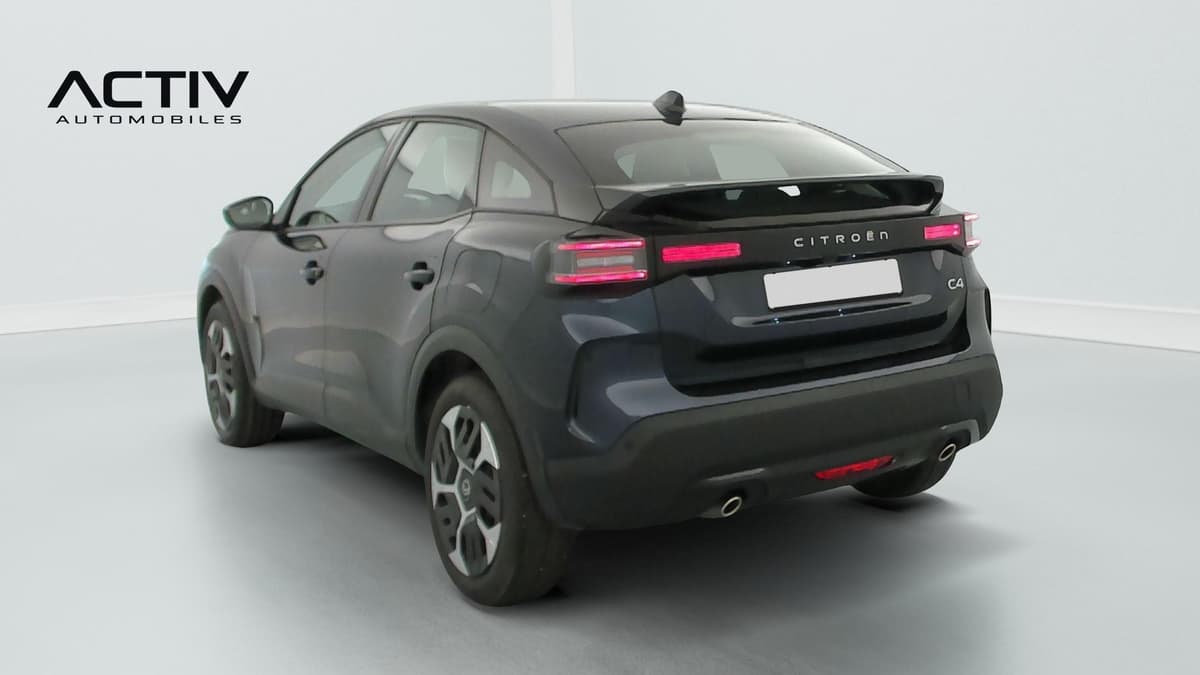 Citroën C4 : vue arrière trois quarts gauche avec feux à LED et enjoliveurs