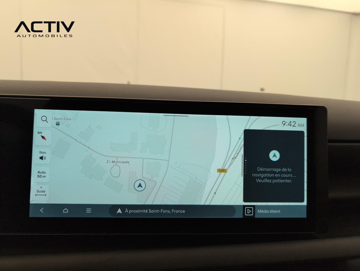 Hyundai Tucson : écran tactile central affichant la cartographie de navigation