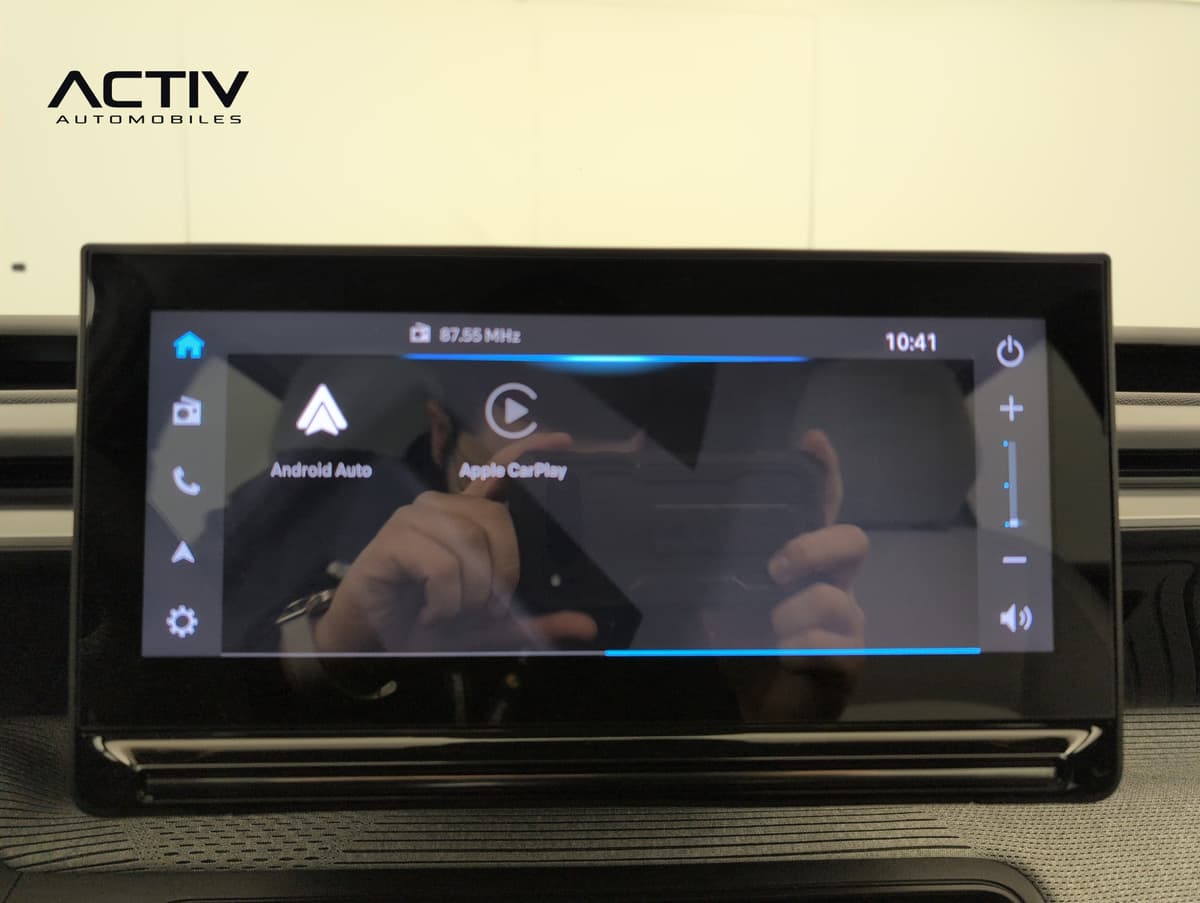 Citroën C3 : écran central tactile avec icônes Android Auto et Apple CarPlay