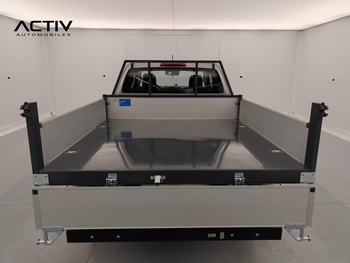 Isuzu D-MAX : plateau en aluminium avec ridelles basculantes et arceau de protection
