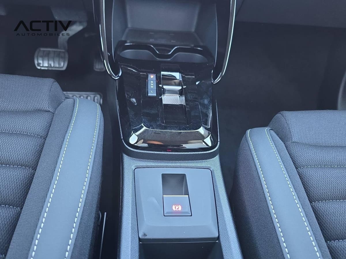 Citroën C3 Aircross : console centrale avec sélecteur de boîte automatique et frein de stationnement électrique