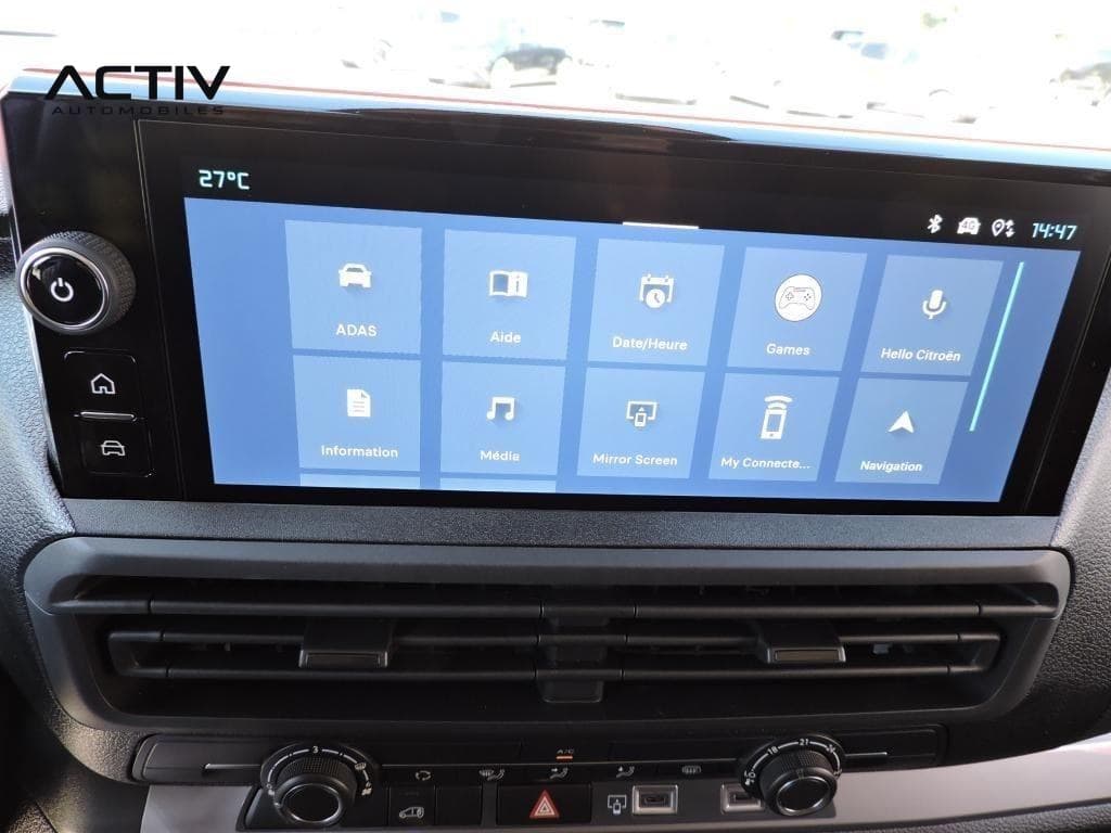 Citroën Jumpy Fourgon : écran tactile central avec menu d'applications et aérateurs en dessous