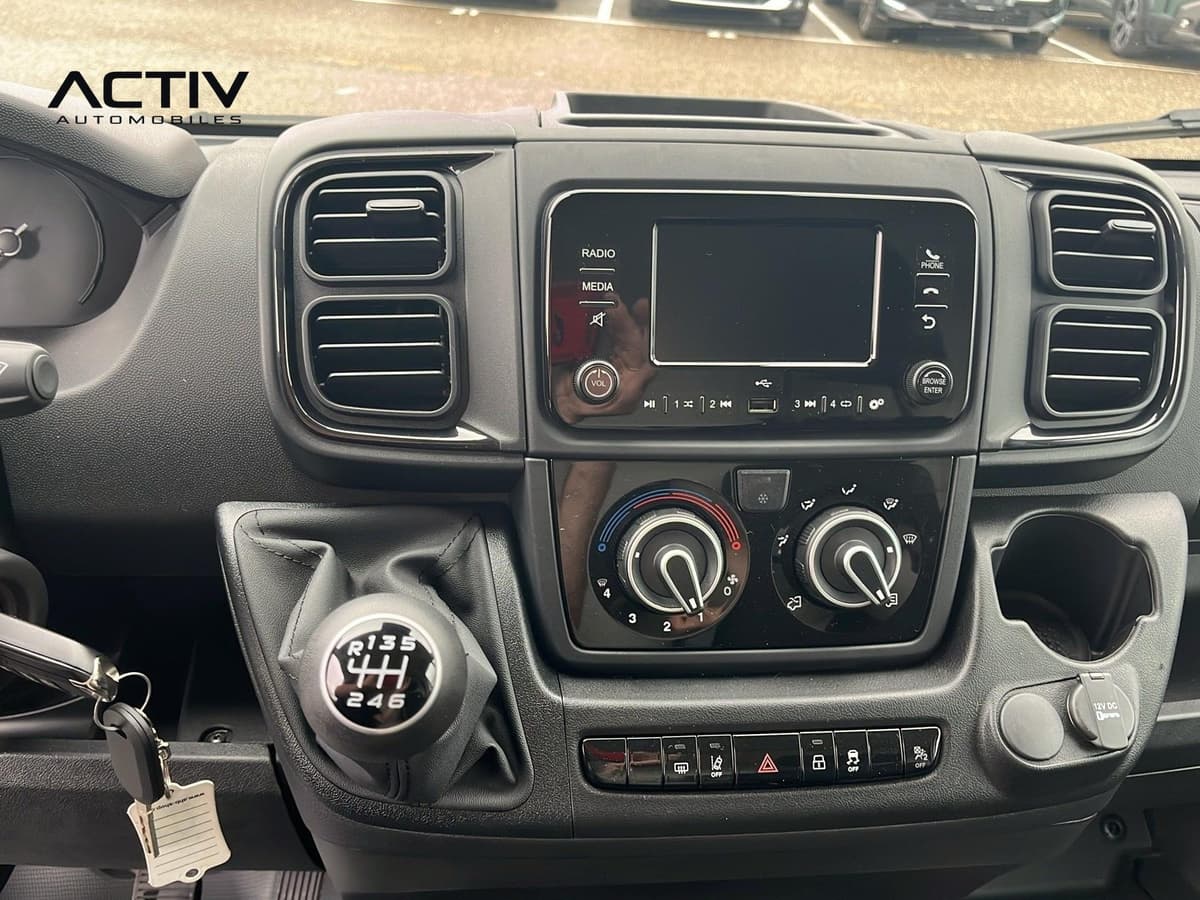 Peugeot Boxer Fourgon TOLE 3.3 T L2H2 BLUEHDI 140 S&S BVM6 2026 d'occasion — photo 17 sur 20
