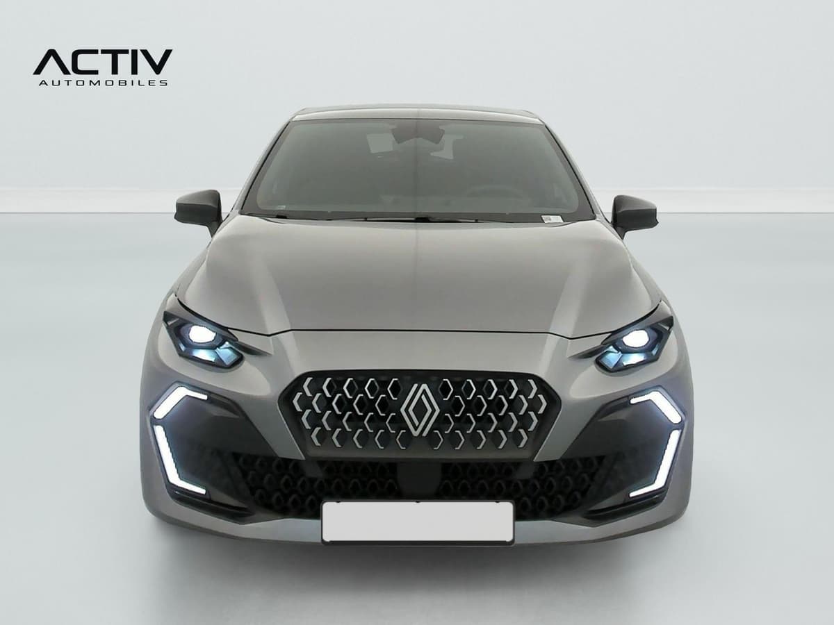 Renault Clio 6 : face avant avec projecteurs Full LED allumés et feux de jour à LED