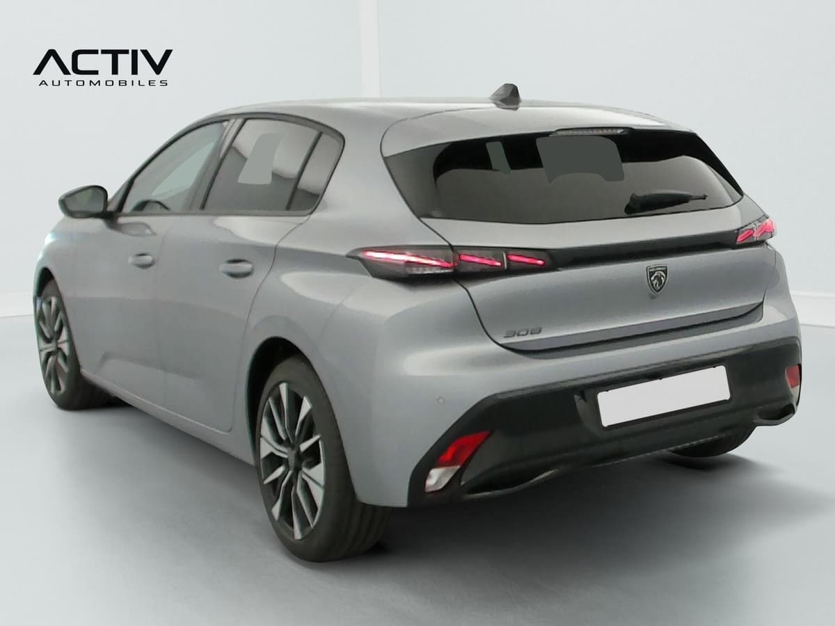 Peugeot 308 Nouvelle : vue arrière trois quarts gauche avec feux à LED et jantes alliage bi-tons