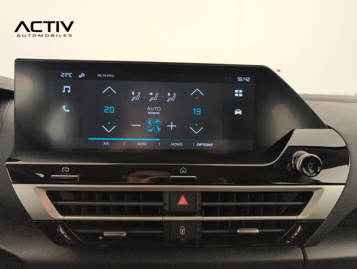 Citroën C4 : écran tactile affichant la climatisation automatique bi-zone