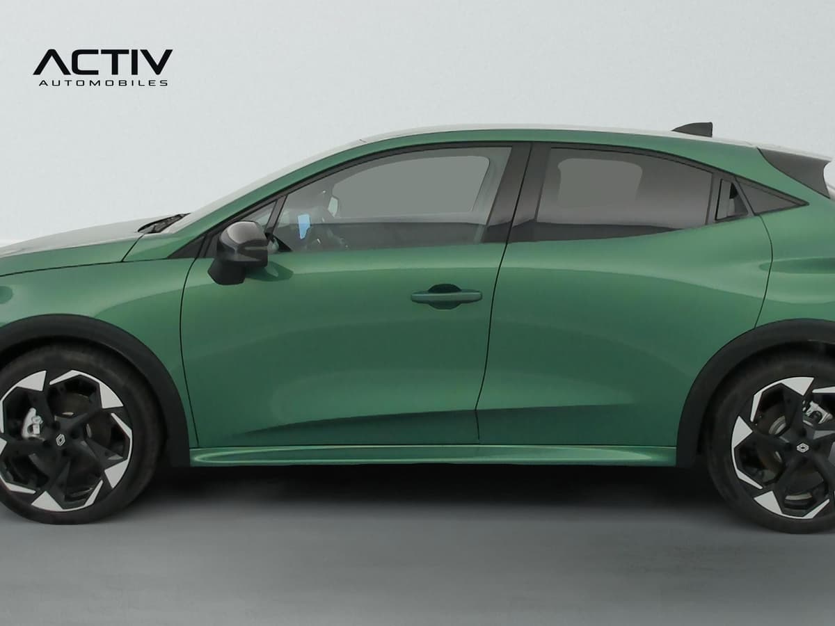 Renault Clio 6 : profil gauche vert avec jantes bicolores noir et blanc et vitres surteintées
