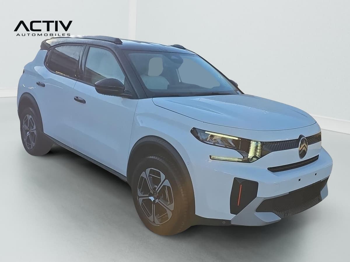 Citroën C3 Aircross : vue avant trois quarts droit, carrosserie blanche et toit noir bi-ton